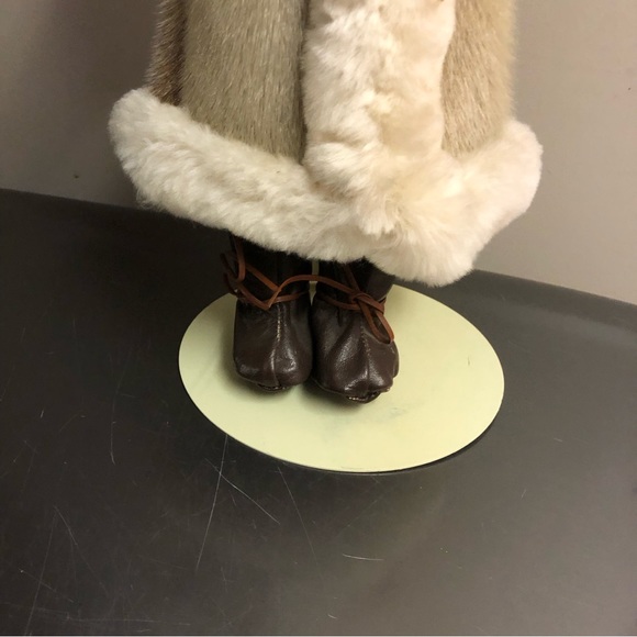 Vintage Regal Made in Canada Doll - Beautiful Condition & beautiful details - Picture 9 of 16